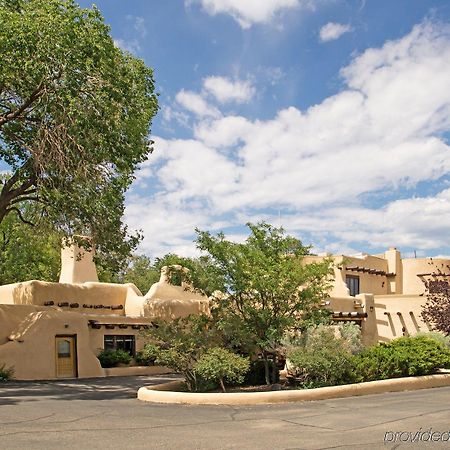 Sagebrush Inn & Suites Таос Екстериор снимка